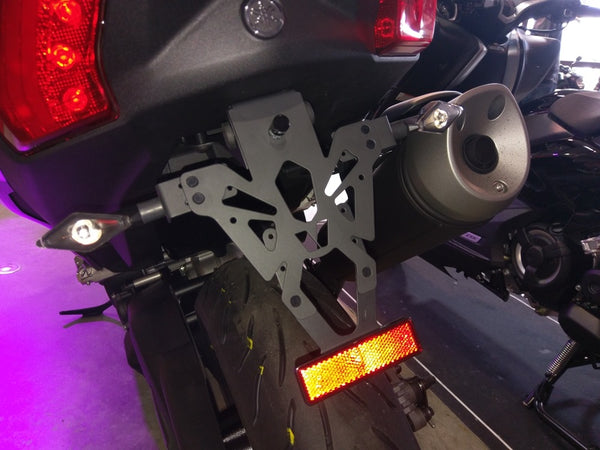 V Partita numura zīmes turētājs melns Yamaha T-Max 530 C8-PY030