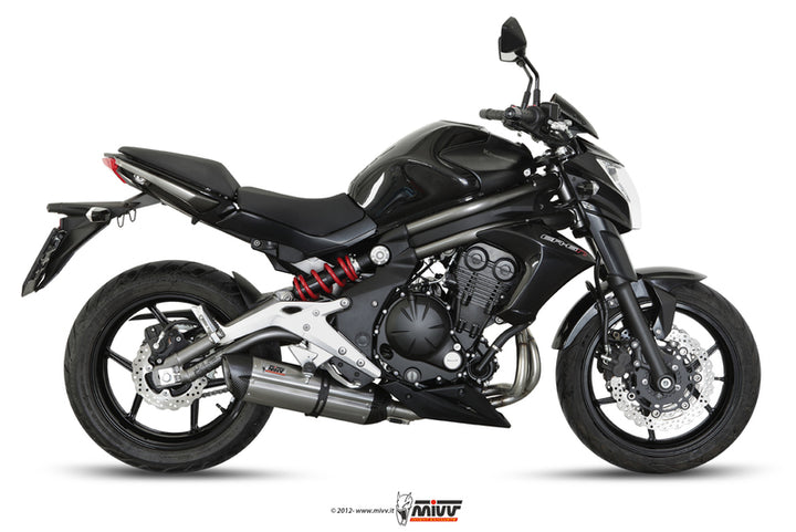 Sidovy av Kawasaki ER-6N utrustad med MIVV Suono Full Exhaust System K.029.L7, optimerad för prestanda och stil inom reservdelar.