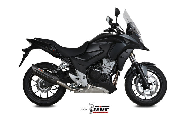 MIVV Suono Black Stainless Steel Muffler med kolfiberändlock monterad på Honda CB500F, sportig design för förbättrad prestanda och stil.