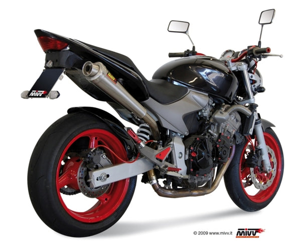 MIVV X-CONE Stainless Slip-On Honda Hornet 600 00.73.H.020.LC3 monterad på motorcykel, bakifrån med röd fälg och sportigt utseende. Perfekt avgassystem för reservdelar och tillbehör inom motorcykelkategorin.