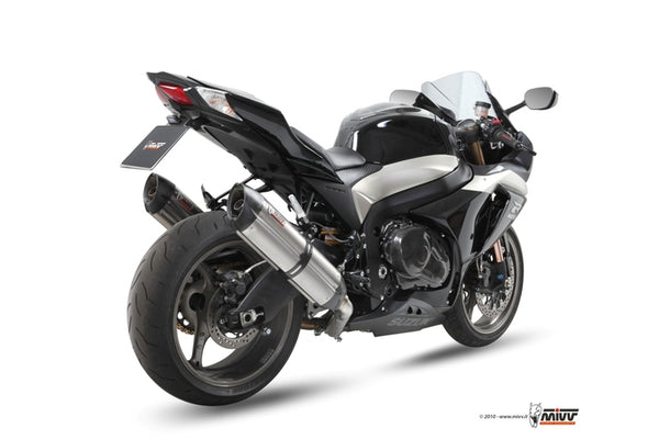MIVV SUONO Stainless/Carbon End Cap Double Slip-On monterad på Suzuki GSX-R1000, bakifrån med sportig design och dubbla ljuddämpare.