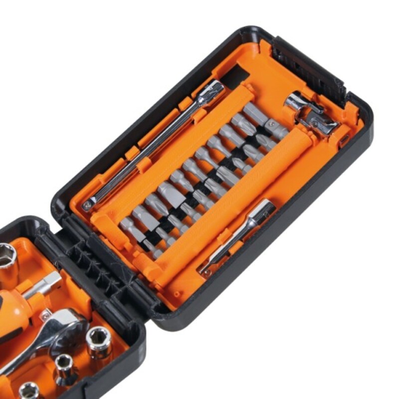 BETA Assortment of 11 hexagon sockets, 21 bits and 7 accessories, in plastic case 009000947