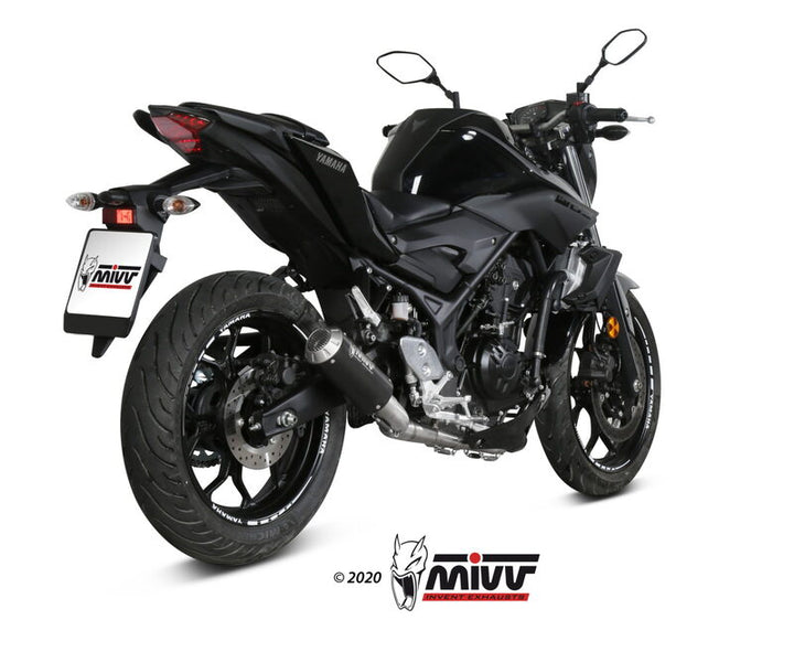 MIVV MK3 Full Exhaust System - Black X.YA.0008.SM3B installerat på svart Yamaha naked bike, idealisk för fordonstillbehör och prestandauppgraderingar.