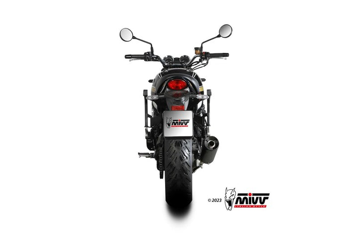 MIVV HR-1 Silencer K.046.LH1BC på Kawasaki Z900RS sedd bakifrån, med tydlig vy över ljuddämparen och bakdäcket.