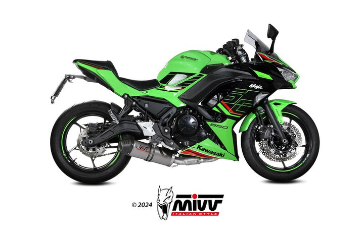 MIXX Oval Full Exhaust System K.057.L4C installerat på en Kawasaki Ninja 650, sidovy. Idealisk inom kategorin fordonstillbehör och avgassystem.