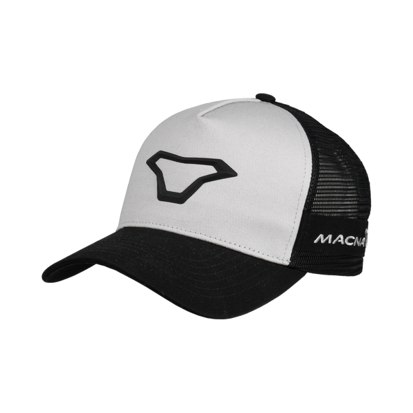 „Macna Cap Trucker 3D“ logotipas juodas /pilkas